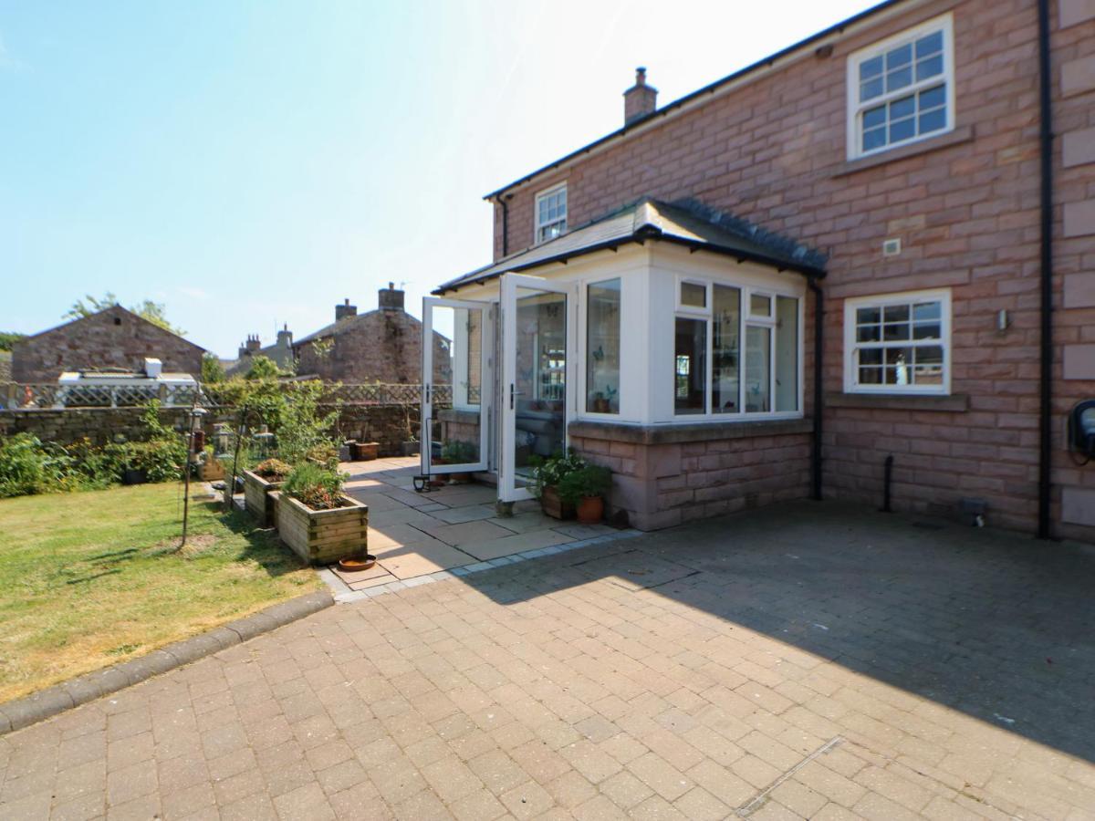 Larch House Villa Penrith Buitenkant foto