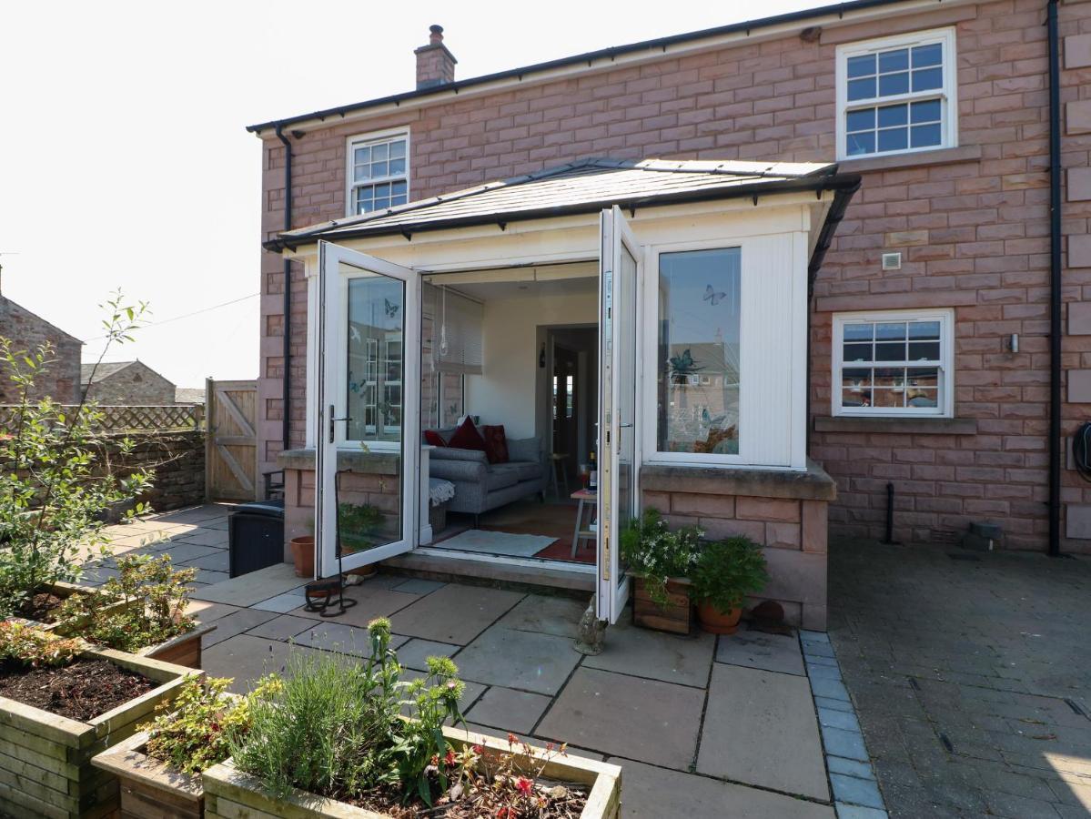 Larch House Villa Penrith Buitenkant foto