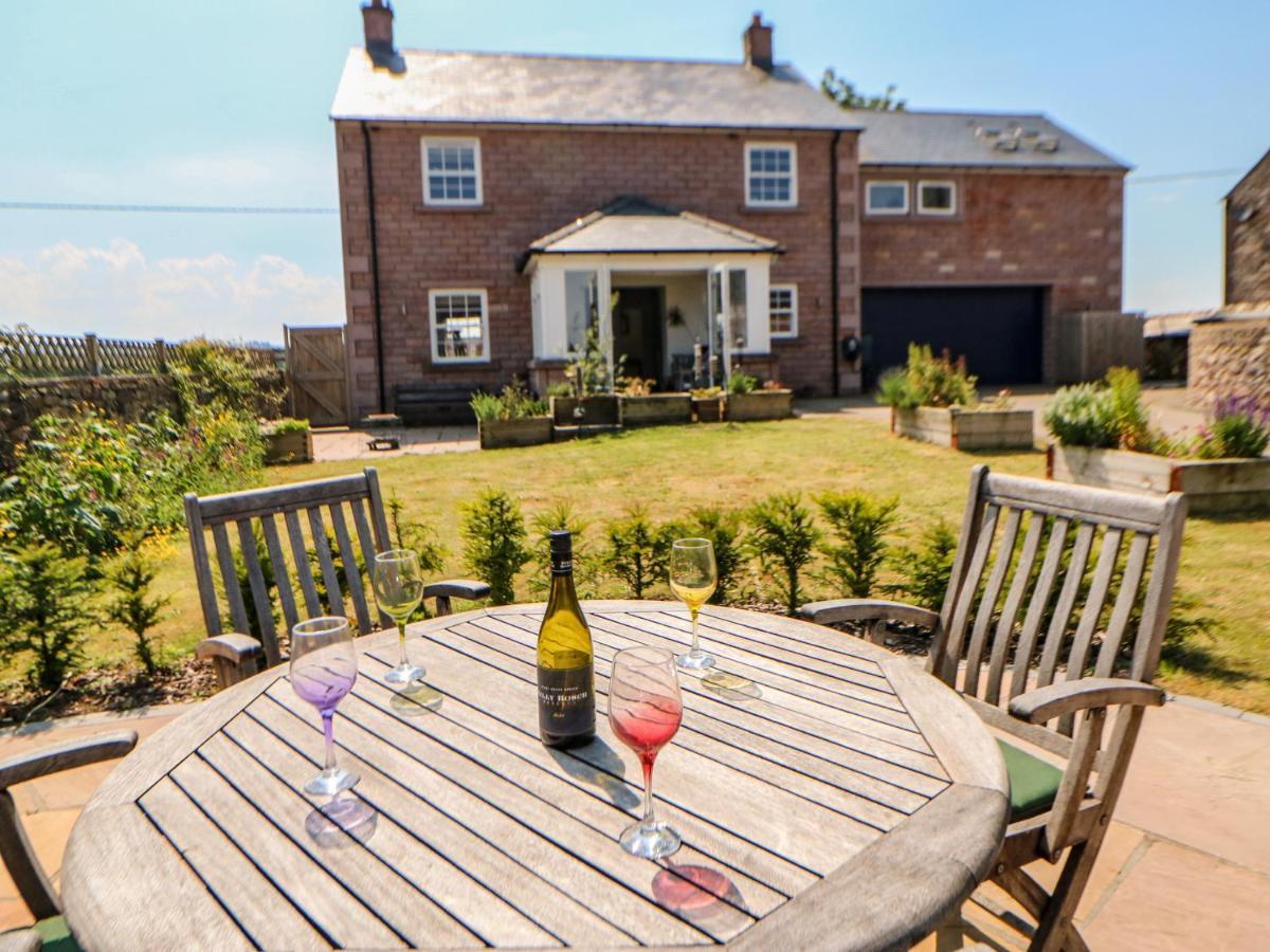 Larch House Villa Penrith Buitenkant foto